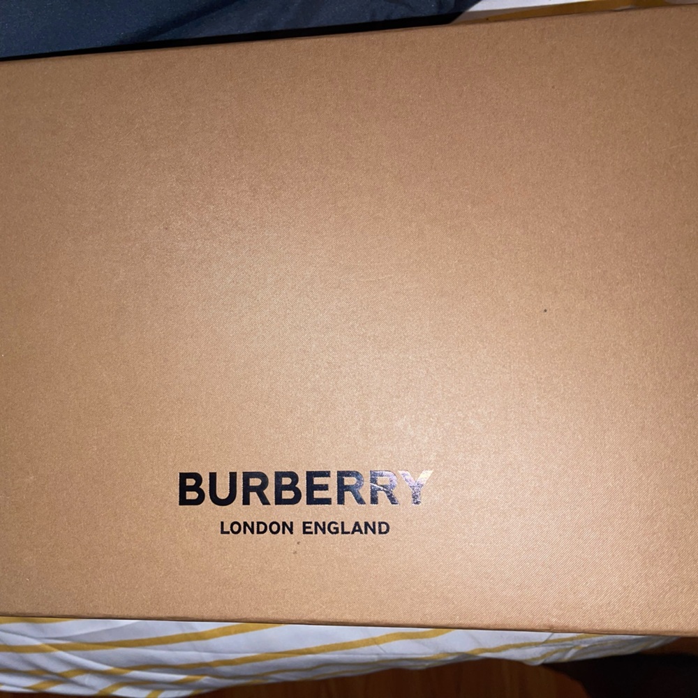 Burberry kids shoes